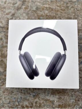 Apple AirPods Max Over-Ear Headphones - Space Gray